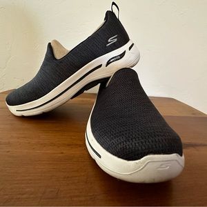 Skechers Sport Women’s Go Walk Arch Fit Slip On